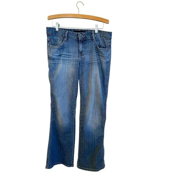 Calvin Klein Jeans Size 8 Womens Ultimate Boot Cut Medium Wash Denim Blue - Picture 1 of 7